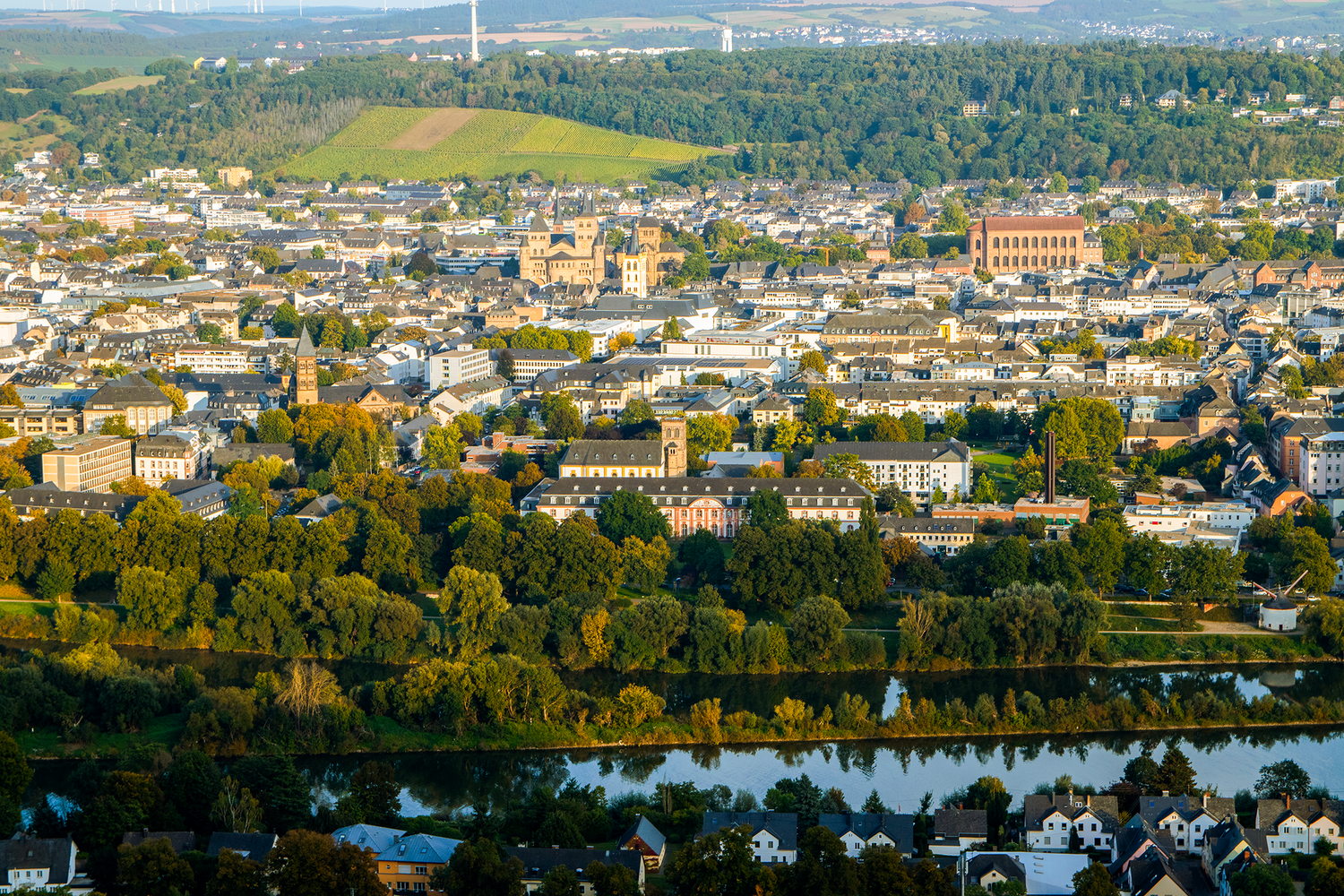 Gelände der Vereinigten Hospitien und der Stadt Trier aus Drohnensicht